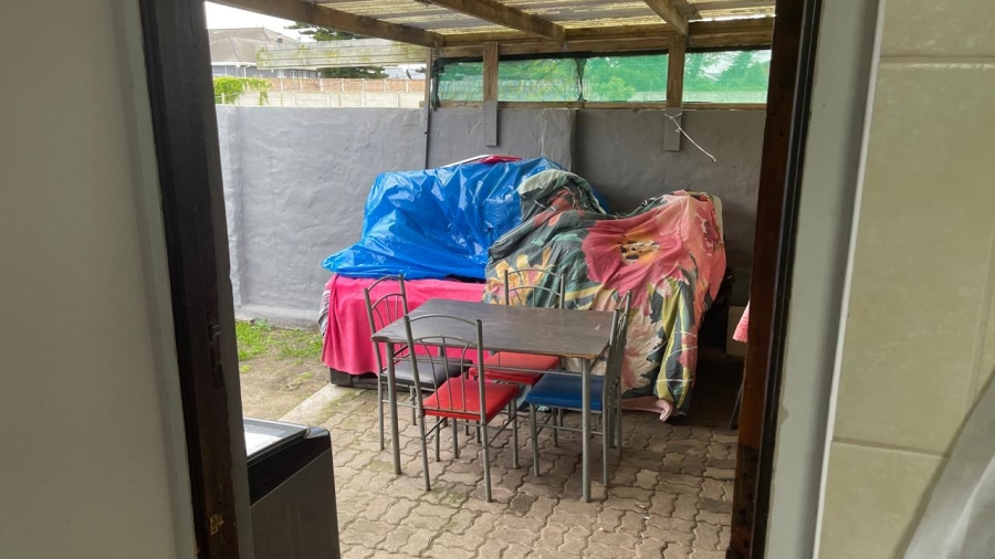 2 Bedroom Property for Sale in Forest Hill Eastern Cape